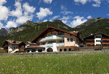 Case con appartamenti Mazzin - Fraz. Campestrin: Villa Marta - Marta Boninsegna