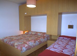 Appartamento a San Giovanni di Fassa - Vigo. L’appartamento è dotato di: TV, forno microonde, ferro da stiro, lavatrice.