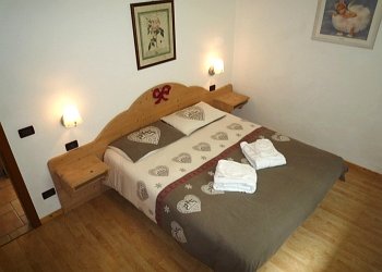 Резиденции - San Giovanni di Fassa - Pera. Квартира № 2: спальня с двумя отдельными кроватями или вторая супружеская.