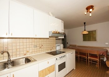 Appartamento a San Giovanni di Fassa - Pozza. Cucina destra (6-8 persone).
