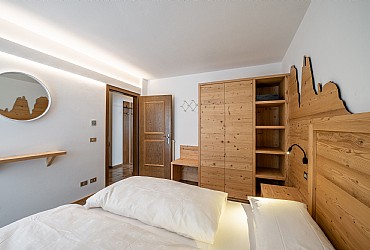Apartment in Canazei. in the main sleeping room there is enough space for a baby bed