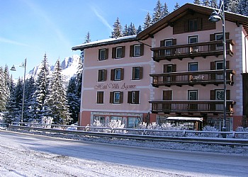 Hotel 2 stelle a Canazei (**) a Penia di Canazei. Inverno