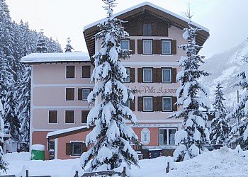 Hotel 2 stelle a Canazei (**) a Penia di Canazei. Panoramica