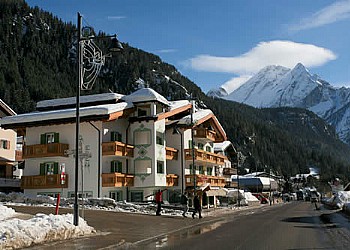 2 stars B&Bs in Canazei (**) in Canazei. Near Dolomites