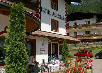 3 stars Superior Hotels in Canazei (***S) in Canazei - External - Photo ID 95