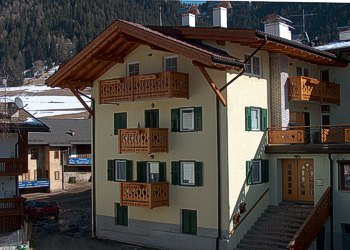 Case con appartamenti San Giovanni di Fassa - Pozza: Daniele Locatin