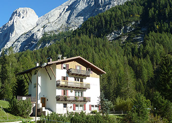 Ferienwohnungen Penia di Canazei: Bucaneve - Valeria Dantone