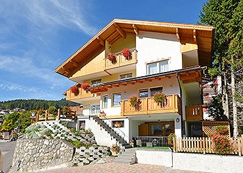 Apartamenty San Giovanni di Fassa - Vigo: Majon d'Aisciuda - Daniela Bieber