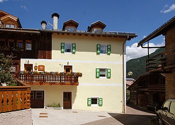 Case con appartamenti San Giovanni di Fassa - Vigo: Majon Soreie - Marina Rasom