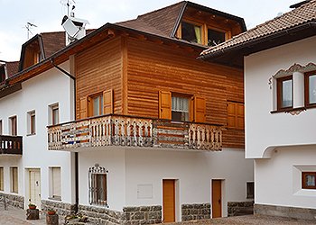 Apartamentos Moena: Livio Pettena