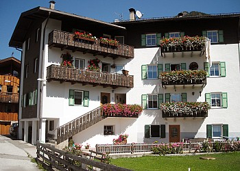 Case con appartamenti San Giovanni di Fassa - Pozza: Deluca Marino