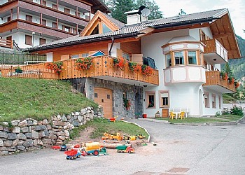 Case con appartamenti San Giovanni di Fassa - Vigo: Casa Mazzel - Alessandro Mazzel