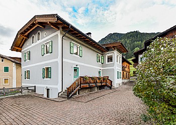 Apartmaji San Giovanni di Fassa - Pozza: Ciasa Lino Apartments