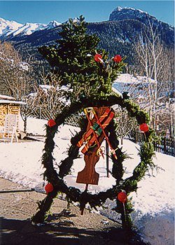 Apartment in Moena. Lifts can be easily reached from Moena by car or free skibus (distances: Alpe di Lusia 3 km; Passo San Pellegrino 10 km; Latemar- Predazzo 9 km; Canazei-Sellaronda 17 km). The nearest ski bus stops are: Piaz Scopol, Hotel Rancolin and Hotel Patrizia (100 m from our house).
We also have a special agreement for our guests with the Even Spa and swimming pool at the Hotel Patrizia (100 m from our house). Our guests get a discount on the entry fee to the hotel Spa.
On the day of your arrival, you will be given a special pass to drive in town. You have to keep the pass in your car in a place visible to policemen for the entire duration of your stay. You have to give back the pass at the end of your stay.
Warning: in winter, winter tyres are compulsory and it is strongly advisable to have snow chains onboard to use if needed.