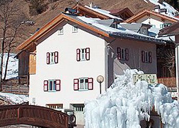 Case con appartamenti San Giovanni di Fassa - Vigo: Ornella Chiocchetti