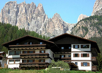 Residencias San Giovanni di Fassa - Pera: Residence La Zondra - Patrick Bernard