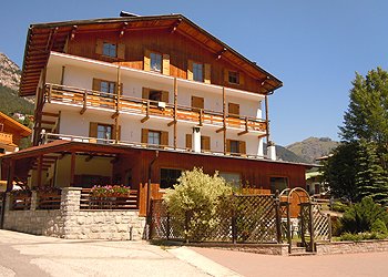 Wohnung - San Giovanni di Fassa - Pera - Außenansicht Sommer - Photo ID 1178