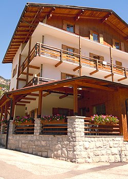 Wohnung - San Giovanni di Fassa - Pera - Außenansicht Sommer - Photo ID 1180