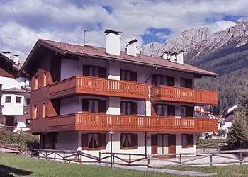 Case con appartamenti Moena: Zanoner Maria e Graziella