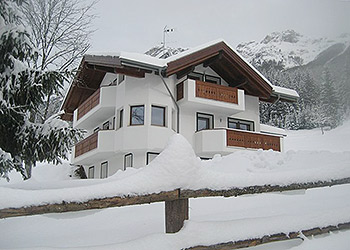 Case con appartamenti Soraga di Fassa: Ciasa Melester