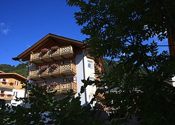 Bytě - Canazei - Zvenčí - v létě - Photo ID 1267