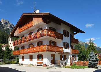 Case con appartamenti San Giovanni di Fassa - Pera: Residence Luisa - Dario Bernard
