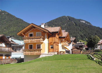 Apartmaju - San Giovanni di Fassa - Pozza - Zunanje poletje - Photo ID 1572
