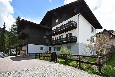 Appartamento a Campitello di Fassa. A Campitello di Fassa a 50 metri dalla stazione di partenza della Funivia