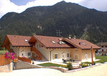 Residences in San Giovanni di Fassa - Pera. New house with 800mq of garden.