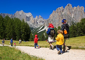 Servizi a San Giovanni di Fassa - Vigo. Centro Escursioni Catinaccio Rosengarten