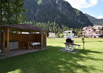 Apartment in Campitello di Fassa - Garden - Photo ID 2427