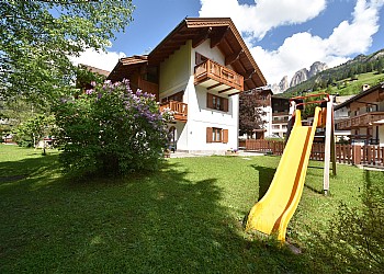 Apartment in Campitello di Fassa - Garden - Photo ID 2431