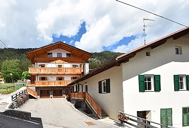 Wohnung - San Giovanni di Fassa - Pozza - Außenansicht Sommer - Photo ID 2821