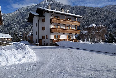 Bytě - San Giovanni di Fassa - Pera - Zvenčí - v zimě - Photo ID 2858
