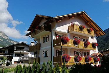 Wohnung - San Giovanni di Fassa - Pozza - Außenansicht Sommer - Photo ID 2985