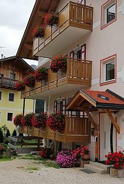 Wohnung - San Giovanni di Fassa - Pozza - Außenansicht Sommer - Photo ID 2988