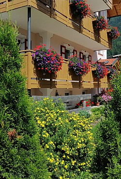 Bytě - San Giovanni di Fassa - Pozza - Zvenčí - v létě - Photo ID 2990