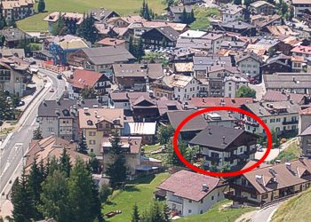 Cèsa Vittorio Davarda - Beginning of the stay: Saturday after 15.00 - End of the stay; Saturday within 10 o’clock. In the prices are included: tourist-tax. central heating and hot water, electrical energy. Garage Euro 50,00 per week. Deposit : one third of the entire rent on booking. Payment at the arrive.
You can rent bed and bath linen; the price is €10 pro person for the bed linen and €5 for bath linen.