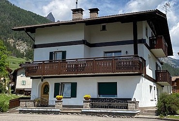 Case con appartamenti San Giovanni di Fassa - Pozza: Vittorino Cincelli