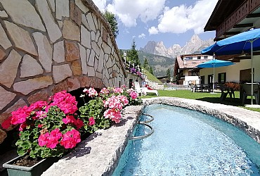 Wohnung - San Giovanni di Fassa - Pozza - Außenansicht Sommer - Photo ID 3246