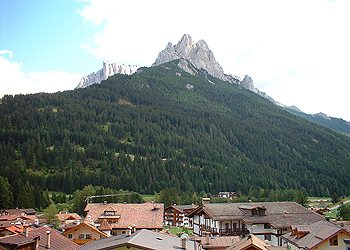 Appartamento a San Giovanni di Fassa - Pozza. Vista dal balcone verso Cima Dodici.
