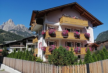 Bytě - San Giovanni di Fassa - Pozza - Zvenčí - v létě - Photo ID 3304