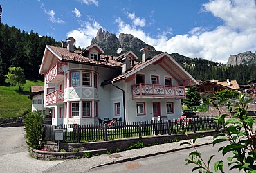 Villetta Giumella - San Giovanni di Fassa - Pera