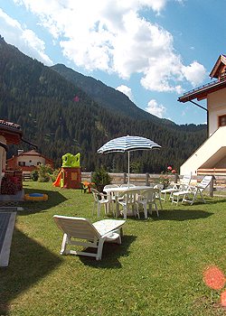 Apartment in Mazzin - fraz. Campestrin. Villa Marta wish you to spend a relaxing holiday in the Fassa Valley.