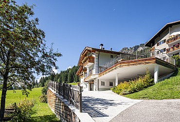 Bytě - Campitello di Fassa - Zvenčí - v létě - Photo ID 3581