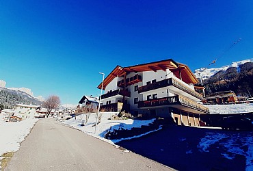 Case con appartamenti Soraga di Fassa: Famiglia Pederiva