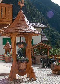 Apartment in Campitello di Fassa - Garden - Photo ID 380