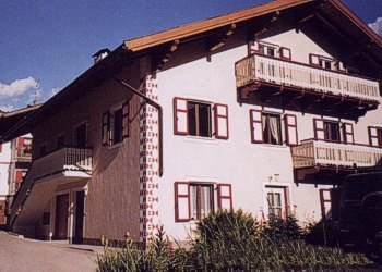 Case con appartamenti San Giovanni di Fassa - Pozza: Casa Freina - Angela Florian