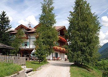 Case con appartamenti Soraga di Fassa: Marta Decrestina