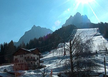 Appartamento a San Giovanni di Fassa - Pozza. La casa è situata sotto la pista dello ski/stadium 